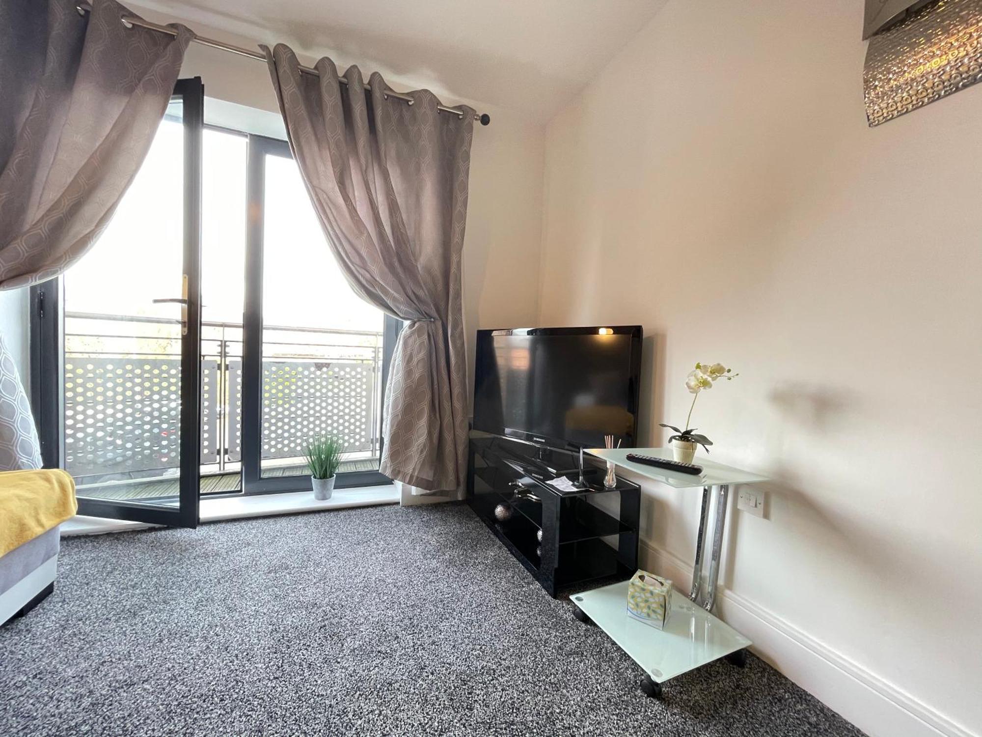 Grand Central Apartments Derby Room photo
